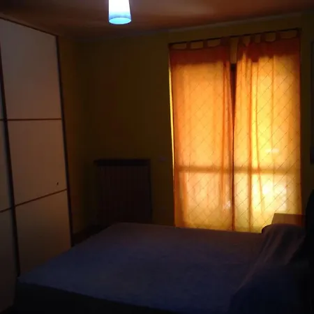 شقة Sughereta بوميتْسْيا